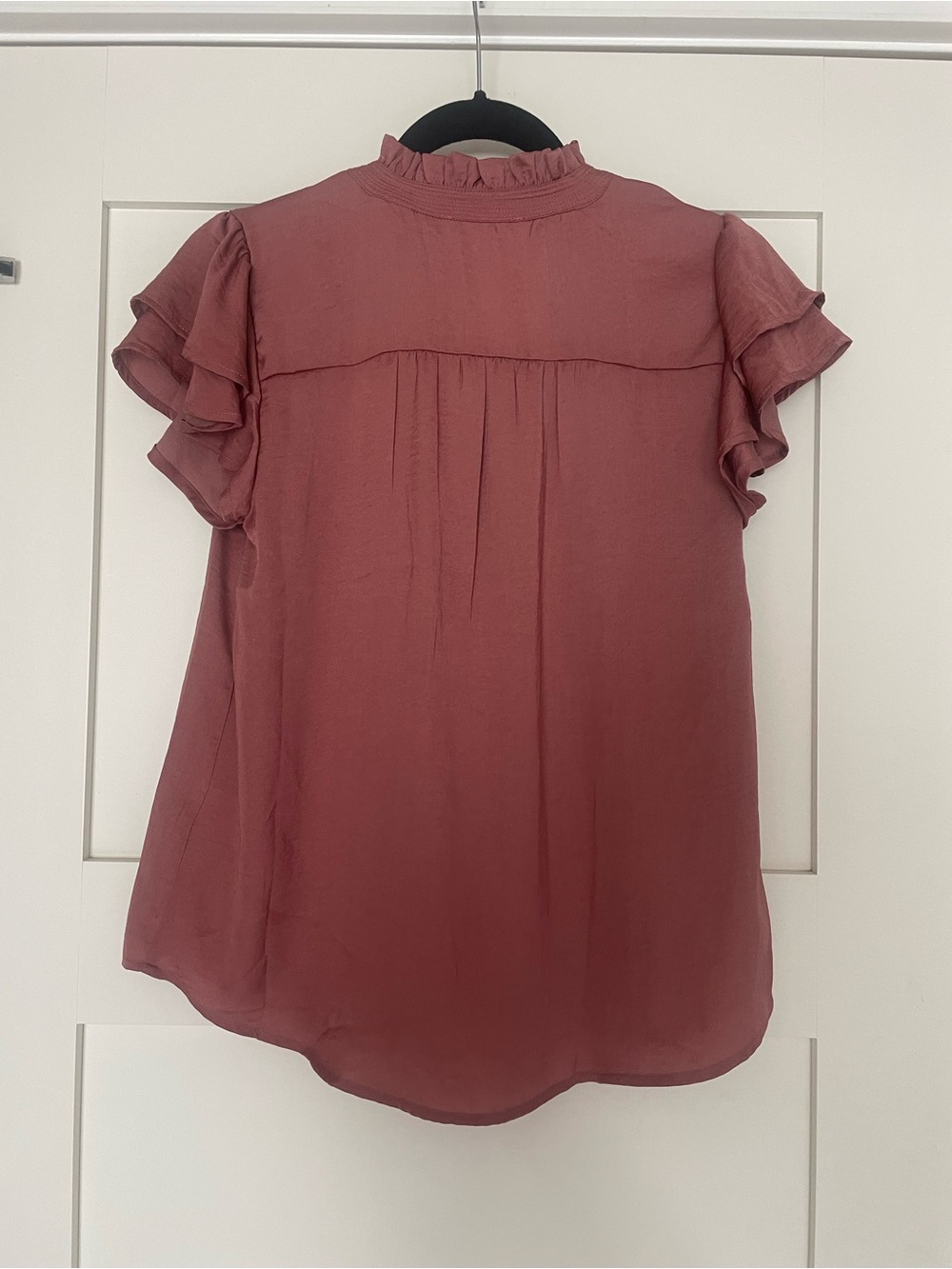 NWT Ruffle-Trim Flutter Sleeve Blouse - Picture 2 of 5